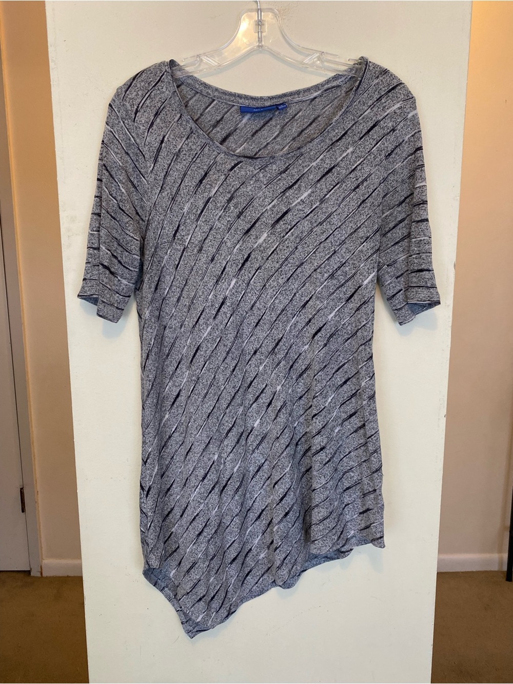 Apt. 9 Gray Striped Short Sleeve Long Tunic Top Women’s Small Asymmetrical Hem